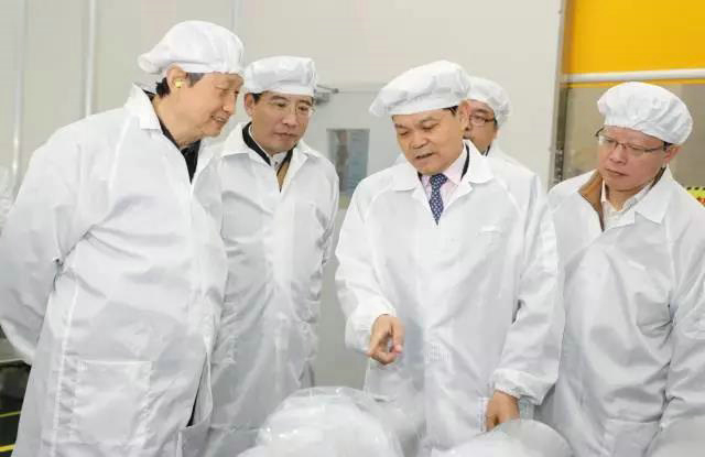 國務院副總理馬凱視察亨通，肯定網絡技術發展成果